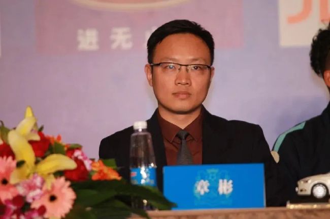 草莓在深夜释放自己在线